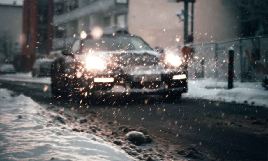 Seien Sie beim Fahren im Winter vorsichtiger als sonst